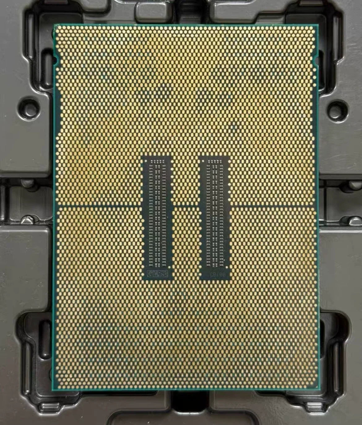 GPU Server Processor CPU W3-2423 2425 2435 W5-2445 2455X 2465X W7-2475X W9-2495X Socket LGA4677