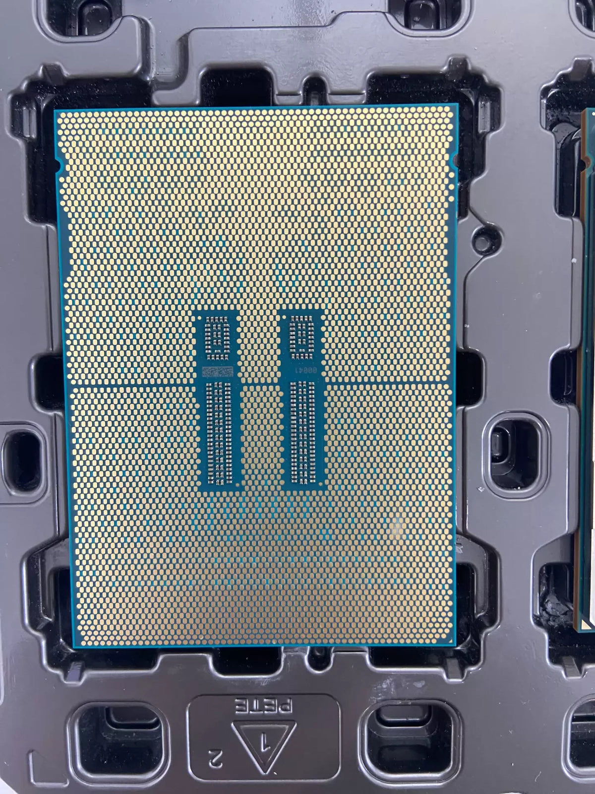 ai Xeo Server Processor CPUsW5-3423 W5-3425 W5-3435X W7-3445 W7-3465X W7-3555 W9-3475X W9-3495X CPU